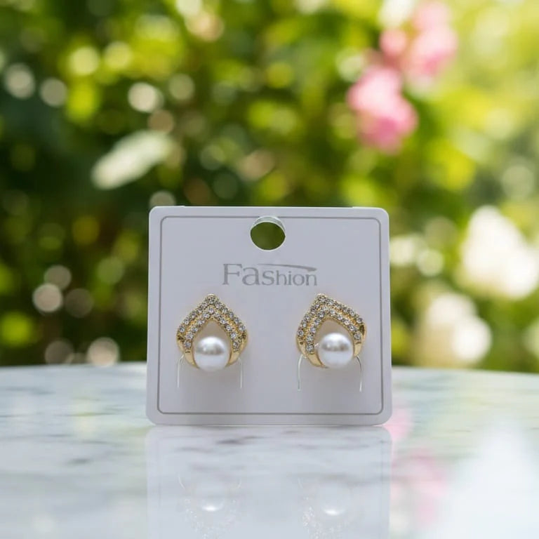 Gold-plated teardrop stud earrings